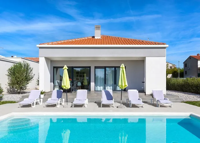 فيلة Aria - Family Friendly In For 6 People With Private Swimming Pool