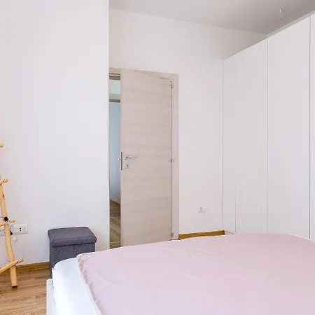 Βίλα Aria - Family Friendly In For 6 People With Private Swimming Pool *