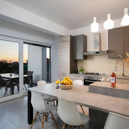 Βίλα Aria - Family Friendly In For 6 People With Private Swimming Pool *