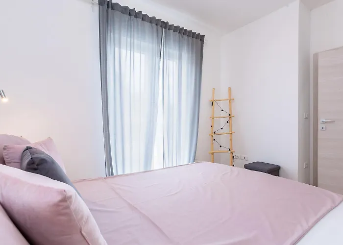Aria - Family Friendly In For 6 People With Private Swimming Pool