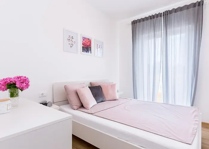 Aria - Family Friendly In For 6 People With Private Swimming Pool