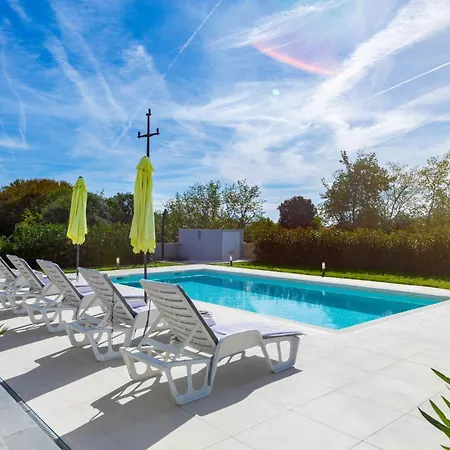 别墅 Aria - Family Friendly In For 6 People With Private Swimming Pool *