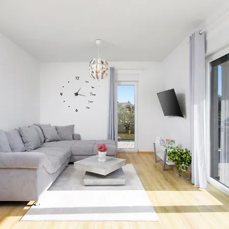 Aria - Family Friendly In For 6 People With Private Swimming Pool