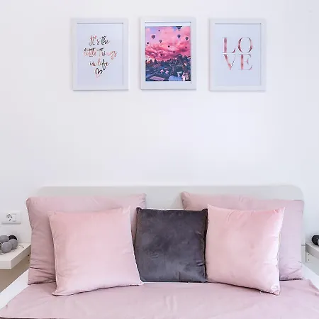 Aria - Family Friendly In For 6 People With Private Swimming Pool 普拉